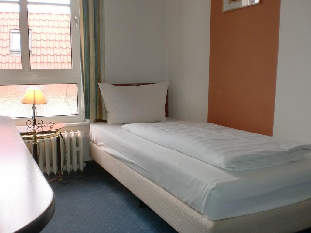 Hotel Burg-Stuben Mainz Quarto foto